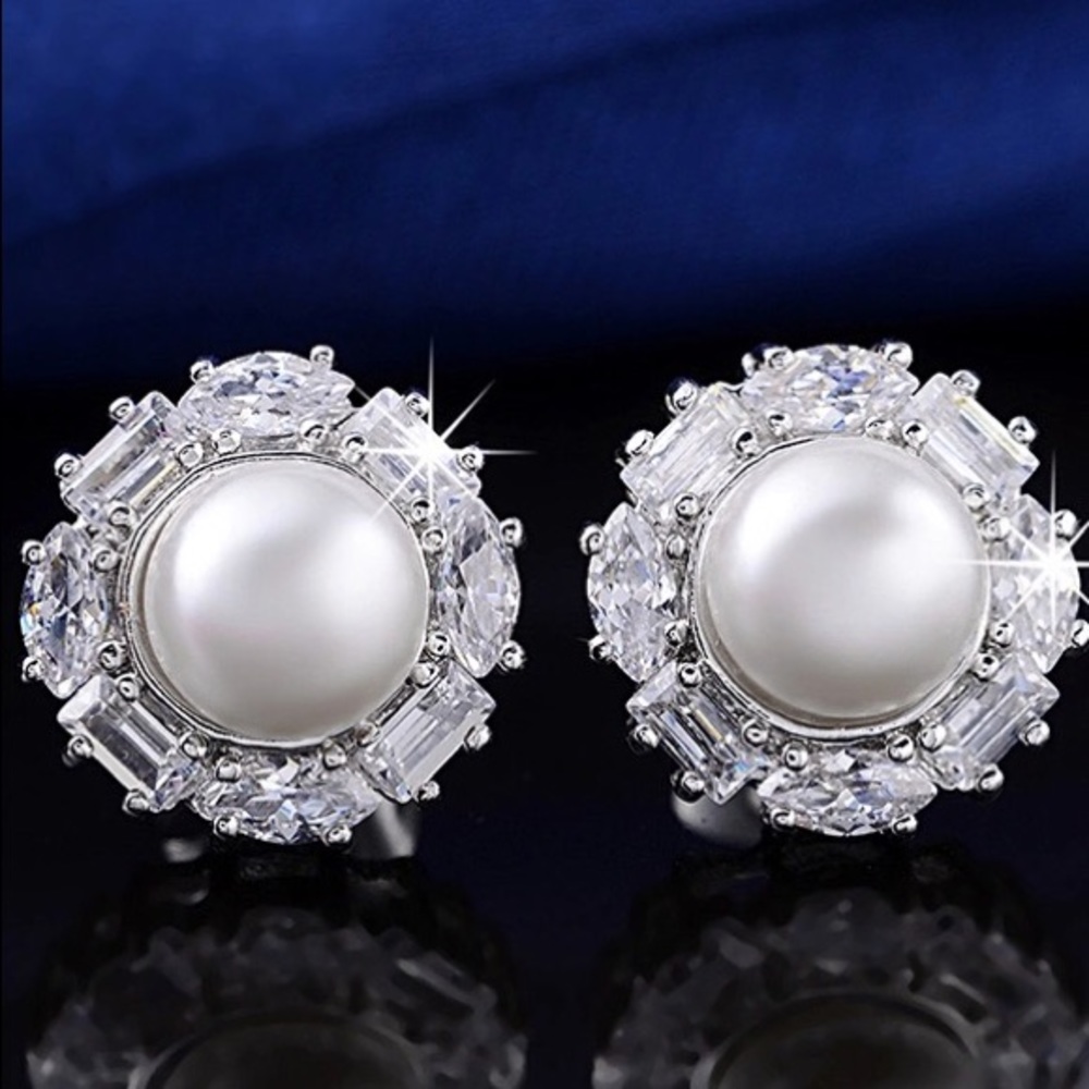Pearl Earrings - Picture 2 of 6